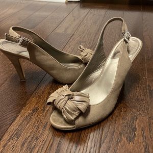 Mootsies Tootsies - grayish brown w/shiny sparkle 9.5 nearly perfect condition